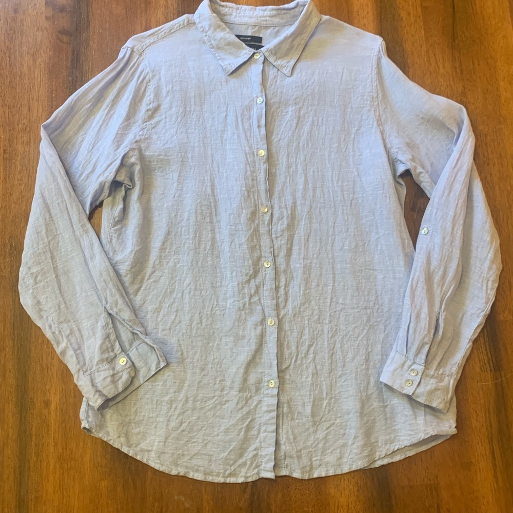 Tahari Shirt Large Light Blue 100% Linen Button down Roll Tab Sleeves Casual